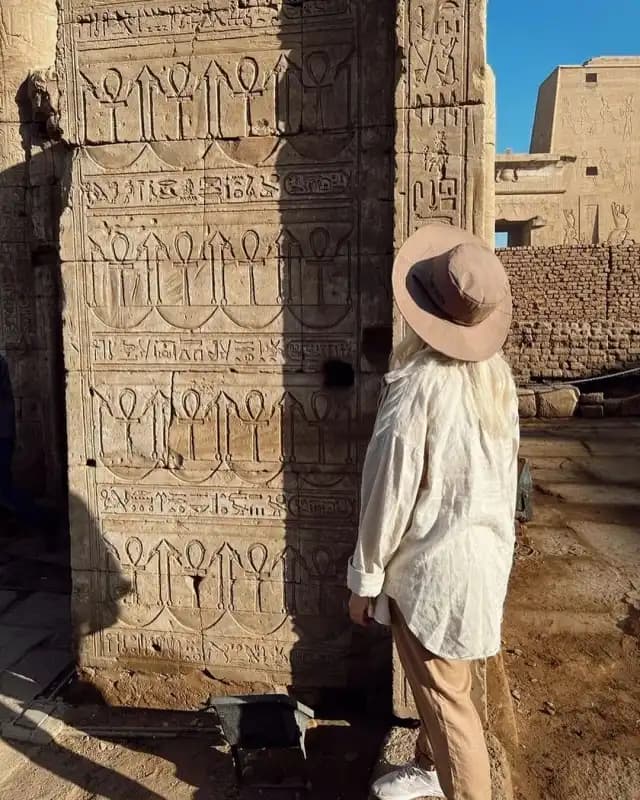 Round Trip Nile Cruise and Pyramids